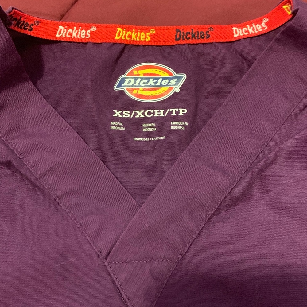 Scrub Top - Picture 3 of 3